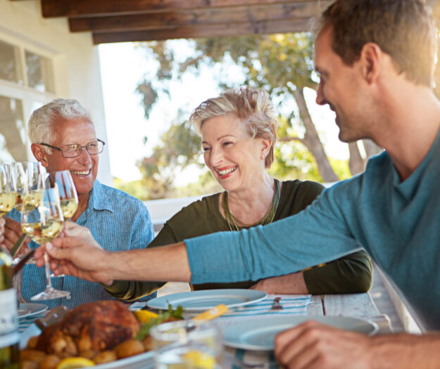 Se mangiare in compagnia fa bene alla salute, l&rsquo;Italia &egrave; il Paese pi&ugrave; felice del mondo