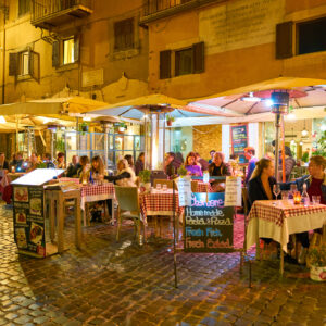 Ddl Pmi, stretta sulle recensioni online a tutela della &ldquo;reputazione digitale&rdquo; dei ristoranti