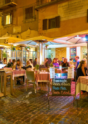 Ddl Pmi, stretta sulle recensioni online a tutela della &ldquo;reputazione digitale&rdquo; dei ristoranti