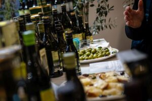 Olio italiano, segnali di ripresa: nell&rsquo;ultimo trimestre (aprile-giugno) volumi a +6% nella Gdo