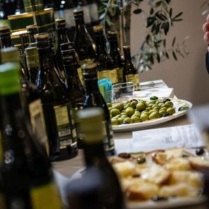 Olio italiano, segnali di ripresa: nell&rsquo;ultimo trimestre (aprile-giugno) volumi a +6% nella Gdo