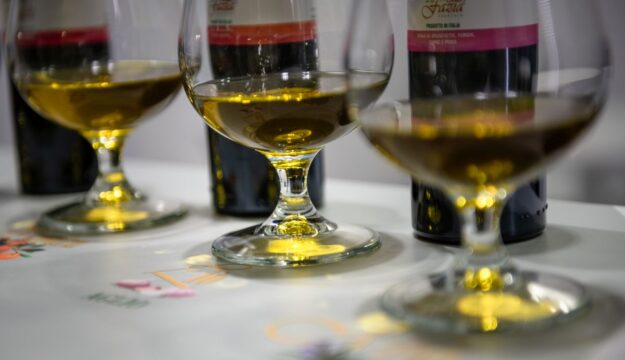 Olio Evo, la qualit&agrave; vince sul prezzo: 4 italiani su 10 lo comprano direttamente dal produttore