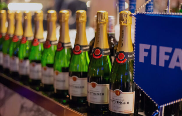 AB INBEV, BIRRA, CALCIO, CANADA, CHAMPAGNE, DIAGEO, MESSICO, MONDIALI DI CALCIO, SPIRITS, STATI UNITI, TAITTINGER, Mondo