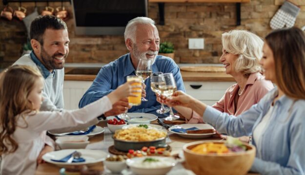 La felicit&agrave; degli italiani nasce dai piccoli gesti e dai sapori che sanno di casa