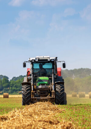 Migliorare la sicurezza sul lavoro rinnovando i trattori: il bando Ismea da 10 milioni di euro