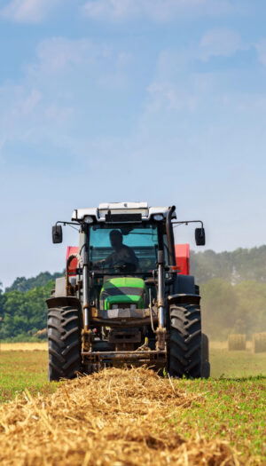 Migliorare la sicurezza sul lavoro rinnovando i trattori: il bando Ismea da 10 milioni di euro