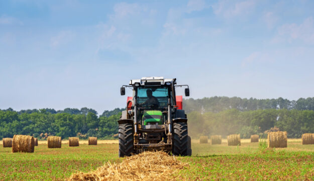 Migliorare la sicurezza sul lavoro rinnovando i trattori: il bando Ismea da 10 milioni di euro