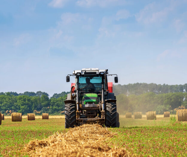 Migliorare la sicurezza sul lavoro rinnovando i trattori: il bando Ismea da 10 milioni di euro