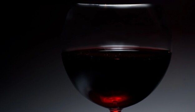 Il vino soffre in Usa e cerca nuovi mercati. Ma la guerra in Medio Oriente preoccupa