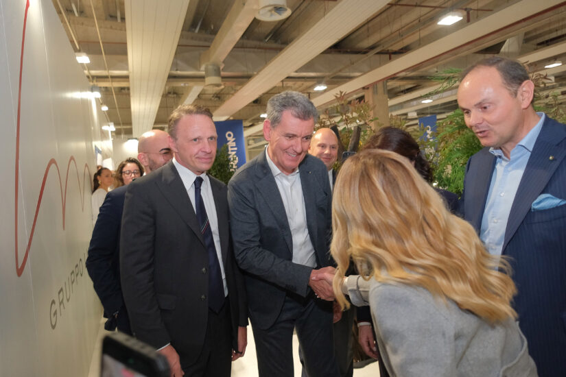 La Premier Meloni, a Vinitaly 2026, da Tenute Lunelli (credit: Veronafiere/Ennevi)