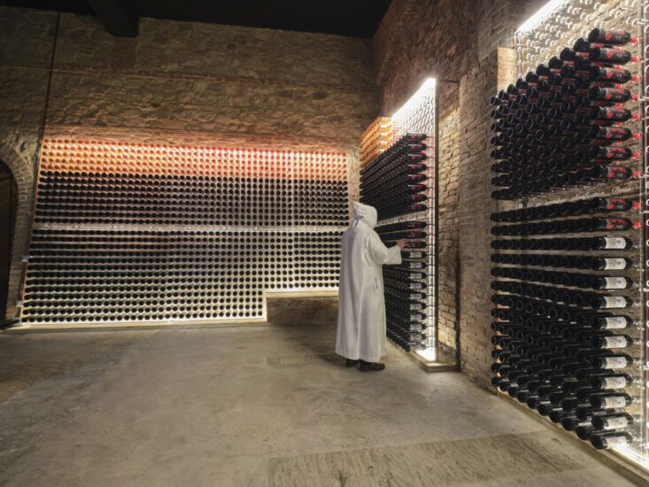 “Vini d’Abbazia” in Calabria all’Abbazia Cistercense di Santa Maria della Matina (ph: Abbazia di Monte Oliveto Maggiore, Crete Senesi) 