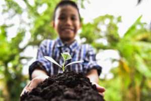 Il &ldquo;welfare verde&rdquo; dell&rsquo;agricoltura: 9.000 fattorie in Italia tendono la mano a chi &egrave; fragile