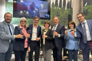 La Toscana del vino fa sistema, guardando al futuro, dall&rsquo;Europa al mondo