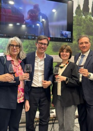 La Toscana del vino fa sistema, guardando al futuro, dall&rsquo;Europa al mondo