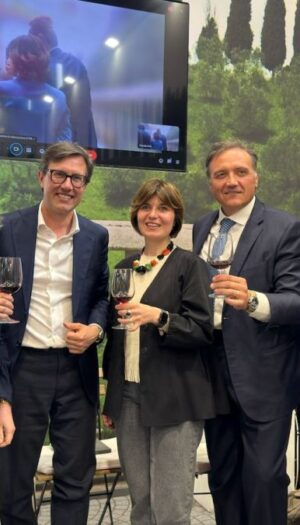 La Toscana del vino fa sistema, guardando al futuro, dall&rsquo;Europa al mondo