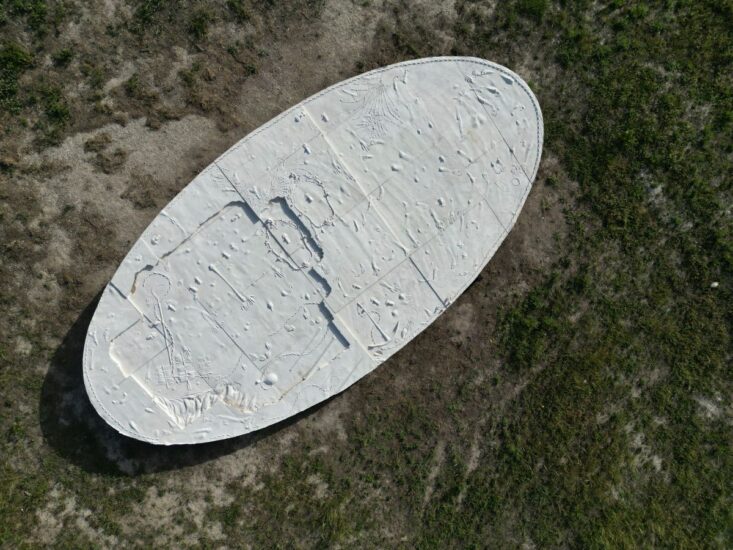 Tenuta Planeta di Buonivini a Noto, “Untitled (Oval)” di Vanessa Beecroft 