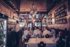 C&rsquo;&egrave; un luogo a Verona dove si beve vino e si condivide buon cibo fin dal Cinquecento