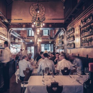 C&rsquo;&egrave; un luogo a Verona dove si beve vino e si condivide buon cibo fin dal Cinquecento