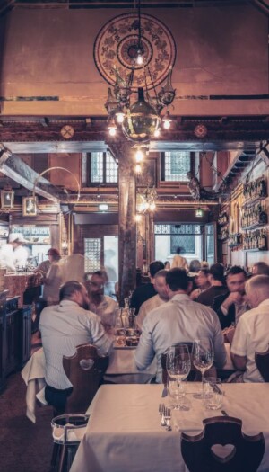 C&rsquo;&egrave; un luogo a Verona dove si beve vino e si condivide buon cibo fin dal Cinquecento