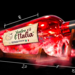 Vinitaly 2026, la grande bottiglia di vino del Ministero dell&rsquo;Agricoltura: &ldquo;dentro c&rsquo;&egrave; l&rsquo;Italia&rdquo;