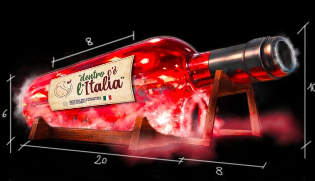 Vinitaly 2026, la grande bottiglia di vino del Ministero dell&rsquo;Agricoltura: &ldquo;dentro c&rsquo;&egrave; l&rsquo;Italia&rdquo;