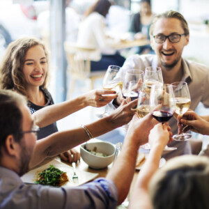 Vino, 2026 ancora complesso, ma giovani e fascia premium fanno ben sperare