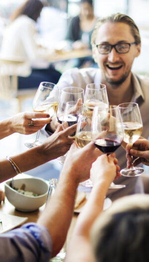 Vino, 2026 ancora complesso, ma giovani e fascia premium fanno ben sperare