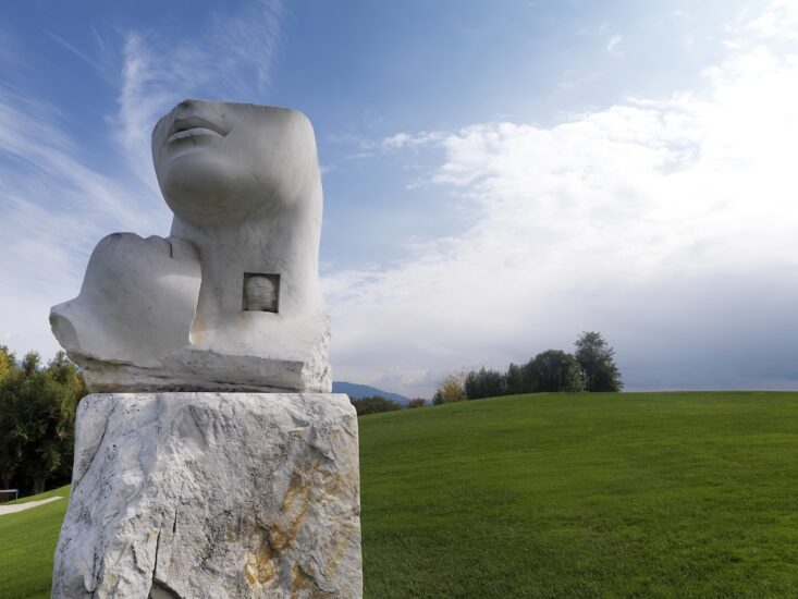 Ca’ del Bosco in Franciacorta, “Eroi Di Luce” di Igor Mitoraj