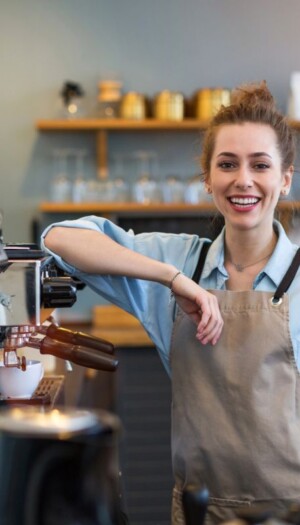 In 10 anni in Italia sono scomparsi 86.000 negozi di vicinato, ma cresce la ristorazione