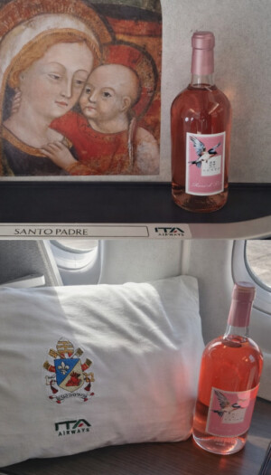 Dalla terra al cielo, i vini di Cantine Lento sono volati con Papa Leone XIV in Africa