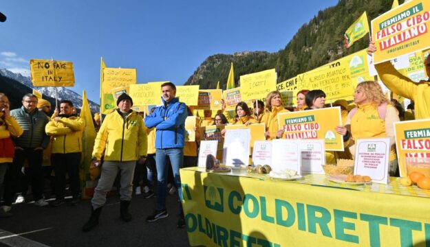 Cambiare codice doganale e s&igrave; all&rsquo;etichetta di origine: Coldiretti al Brennero per il made in Italy