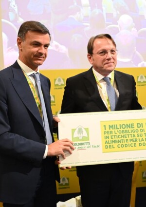 Da Coldiretti 1 milione di firme al Commissario Ue Várhelyi per la sicurezza alimentare