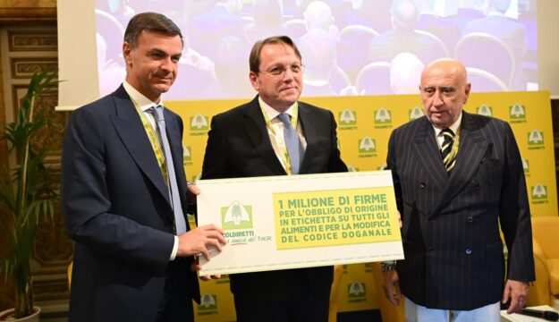 Da Coldiretti 1 milione di firme al Commissario Ue Várhelyi per la sicurezza alimentare