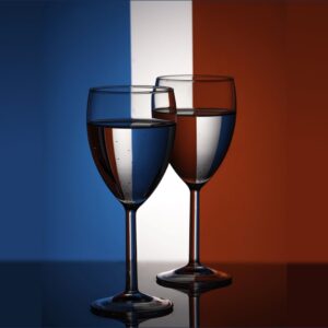 Francia, nel primo trimestre 2026 crescono i fallimenti: +32% di attivit&agrave; vinicole hanno chiuso (83)