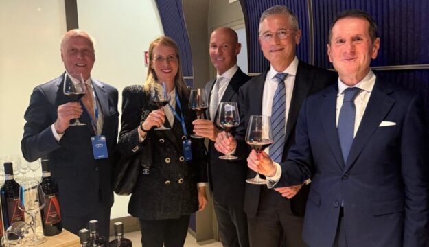 Ita Airways brinda ancora con Aneri, per farsi ambasciatrice dell&rsquo;eccellenza italiana nel mondo