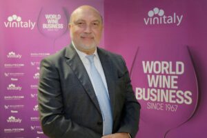 &ldquo;La prima ragione per non mancare a Verona? &Egrave; poter visitare le 4.000 cantine...&rdquo;