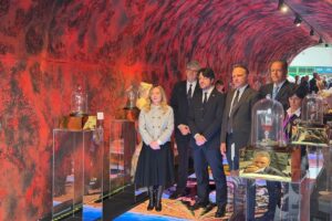 Giorgia Meloni: &ldquo;vino fondamentale per l&rsquo;Italia, pezzo straordinario della nostra identit&agrave; profonda&rdquo;