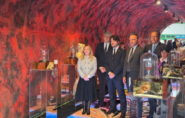 Giorgia Meloni: &ldquo;vino fondamentale per l&rsquo;Italia, pezzo straordinario della nostra identit&agrave; profonda&rdquo;