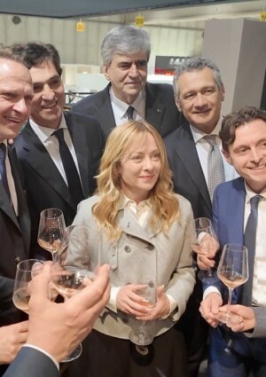 Giorgia Meloni a Vinitaly 2026: &ldquo;vetrina unica del made in Italy, massimo sostegno al comparto&rdquo;