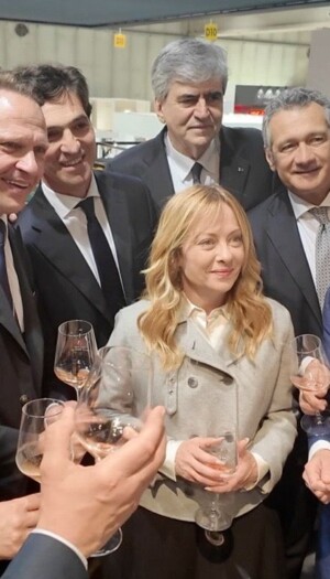 Giorgia Meloni a Vinitaly 2026: &ldquo;vetrina unica del made in Italy, massimo sostegno al comparto&rdquo;