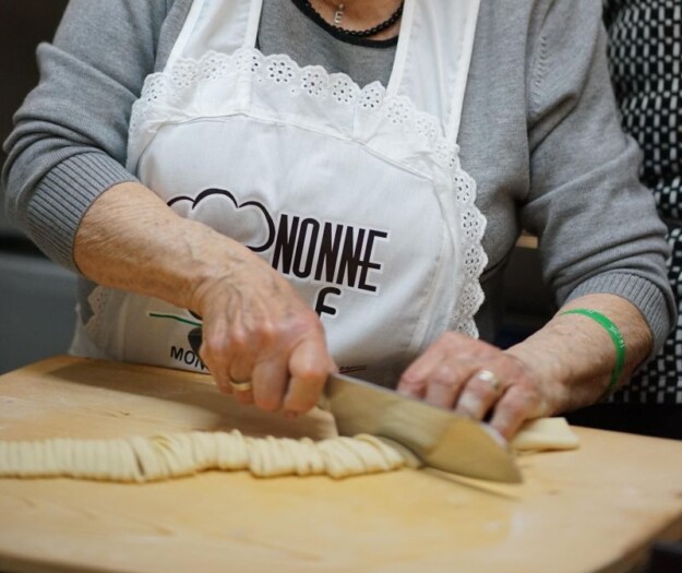 Un &ldquo;ponte tra generazioni&rdquo; e un &ldquo;patrimonio da tutelare e tramandare&rdquo;: ecco le &ldquo;Nonne in Cucina&rdquo;