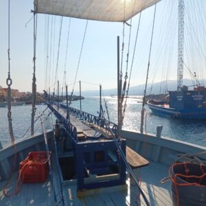 Pescatori per un giorno: la vacanza autentica nei mari italiani che sfida crisi e caro-voli