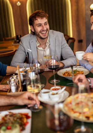 Bar e ristoranti: nel 2025 consumi a 100 miliardi di euro (+3,7%) ma calano le imprese in Italia