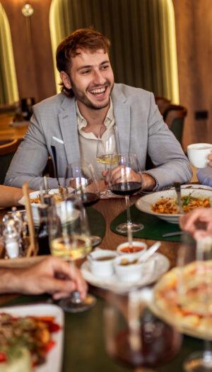 Bar e ristoranti: nel 2025 consumi a 100 miliardi di euro (+3,7%) ma calano le imprese in Italia