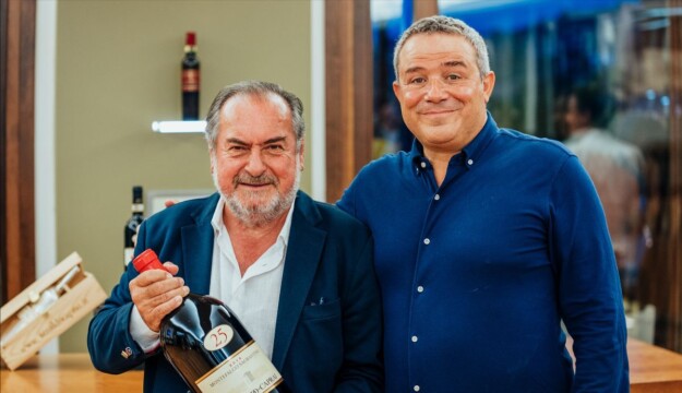 L&rsquo;omaggio di Arnaldo Caprai all&rsquo;enologo che ha disegnato il futuro del Sagrantino: Michel Rolland