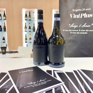 L&rsquo;etichetta in braille con tag Nfc, che racconta il vino &ldquo;dando voce&rdquo; alla bottiglia