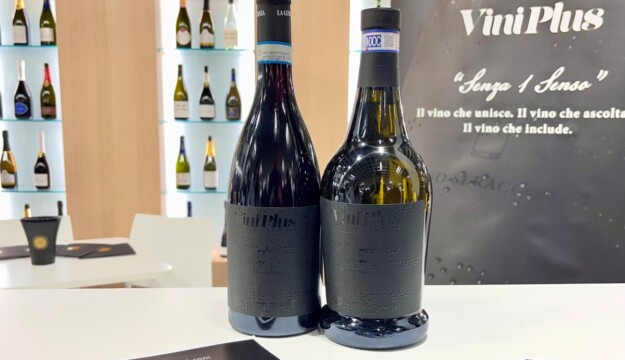 L&rsquo;etichetta in braille con tag Nfc, che racconta il vino &ldquo;dando voce&rdquo; alla bottiglia