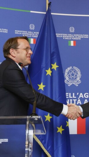 &ldquo;Dobbiamo garantire all&rsquo;Ue sovranit&agrave; e sicurezza alimentare. L&rsquo;Italia modello di riferimento&rdquo;