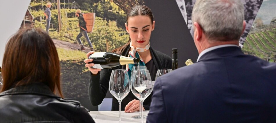 Esiste un modo di bere vino &ldquo;all&rsquo;italiana&rdquo;? S&igrave;, e lo racconter&agrave; Vinitaly 2026 a Verona