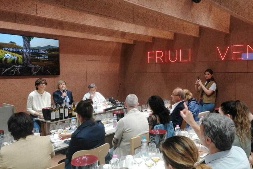 Vinitaly 2026 - Masterclass Bianchi Longevi del FVG con le Donne del Vino, relatrici Lorenza Scollo, Rosa Prisciandaro e Liliana Savioli
